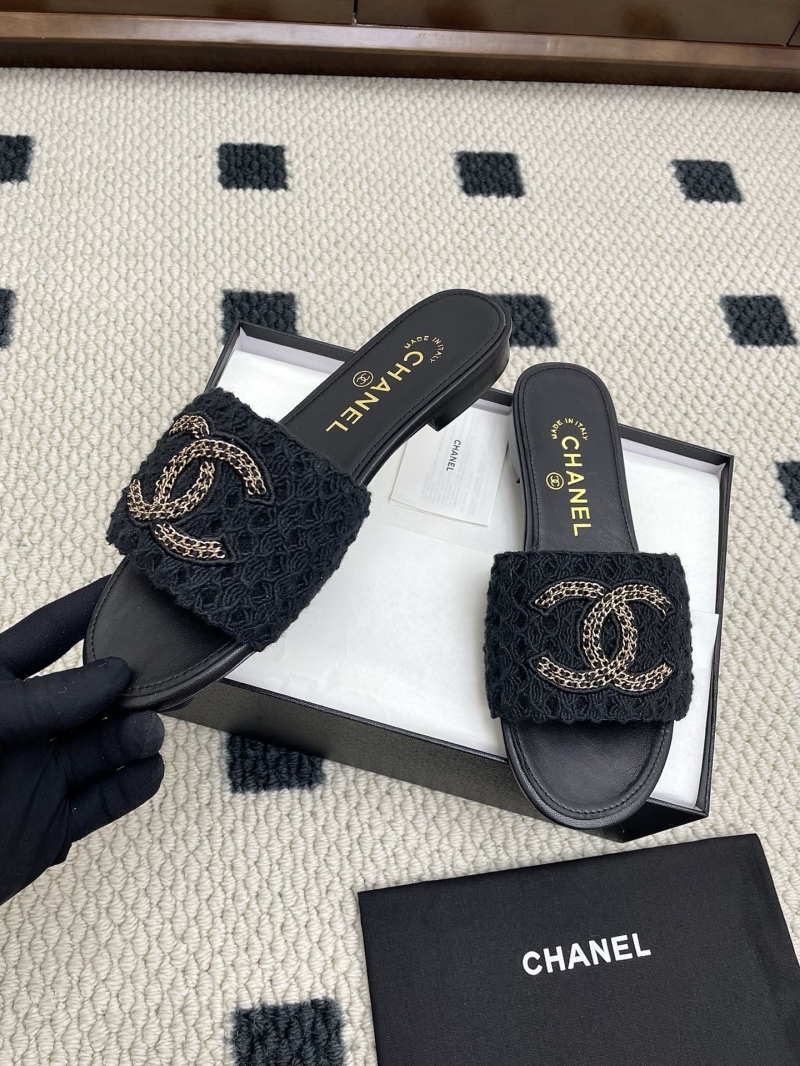 Ch**el slippers